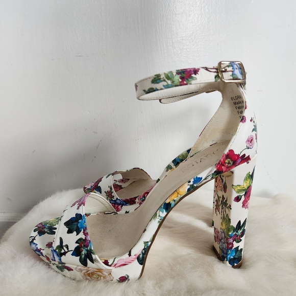 David’s Bridal White Floral Flora 1” Platform High Heel Open Toe Shoes Sz 7M - Picture 3 of 10